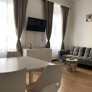  Apartment Central Near Subway Station 2